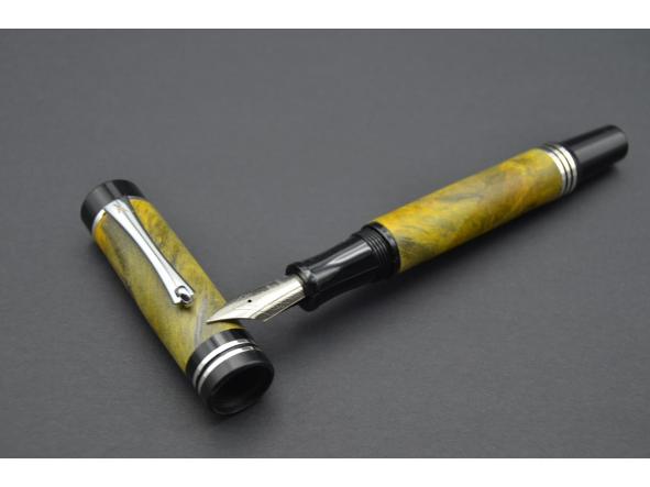 Estilográfica Egeo  madera de Raiz de Buckeye amarillo