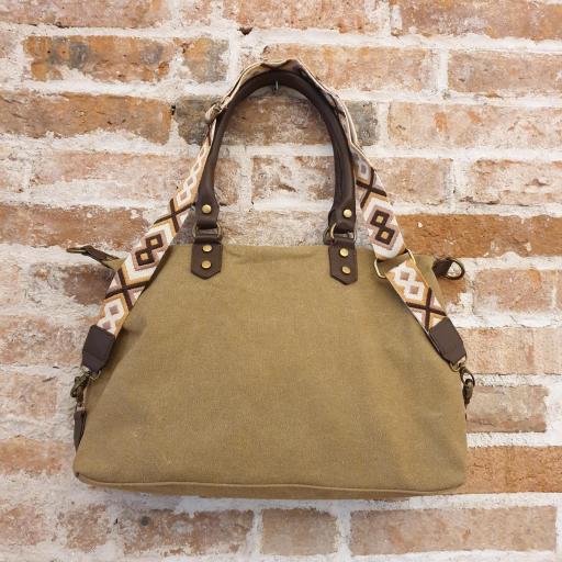 Bolsa con correa estampada