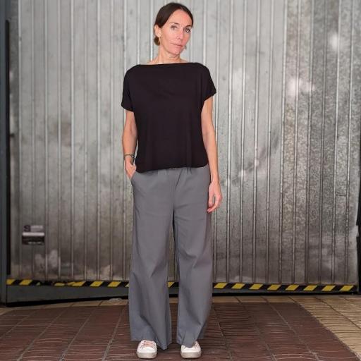 2024 nueva colección guadalupe loves curling tienda online camiseta viscosa negro pantalón básico gris [0]