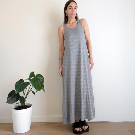 2026-nueva-coleccion-guadalupe-loves-curling-tienda-online-vestido-largo-rayas-modelo-1776687322.jpg [2]