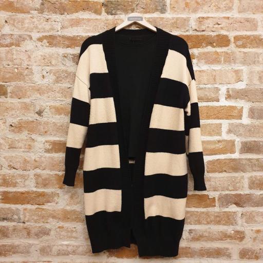 Chaqueta larga de rayas