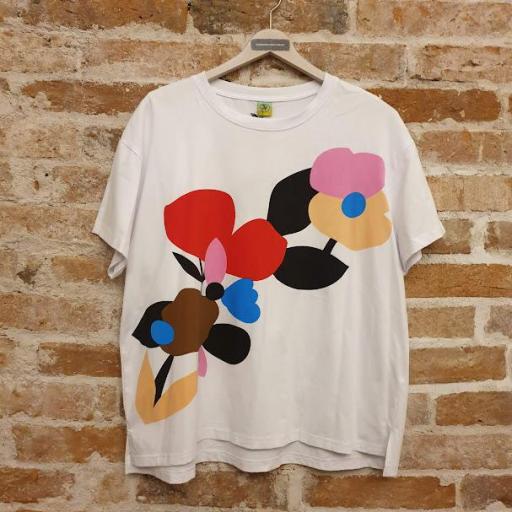 Camiseta flor [3]
