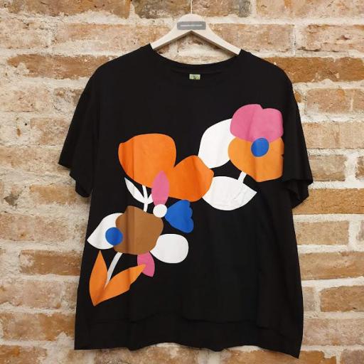 Camiseta flor [1]