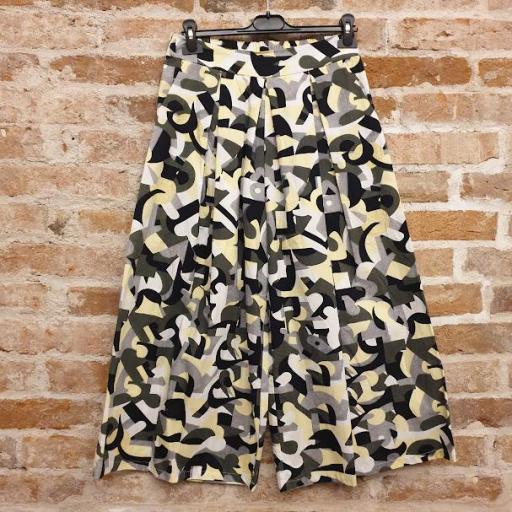 Pantalón culotte estampado [1]