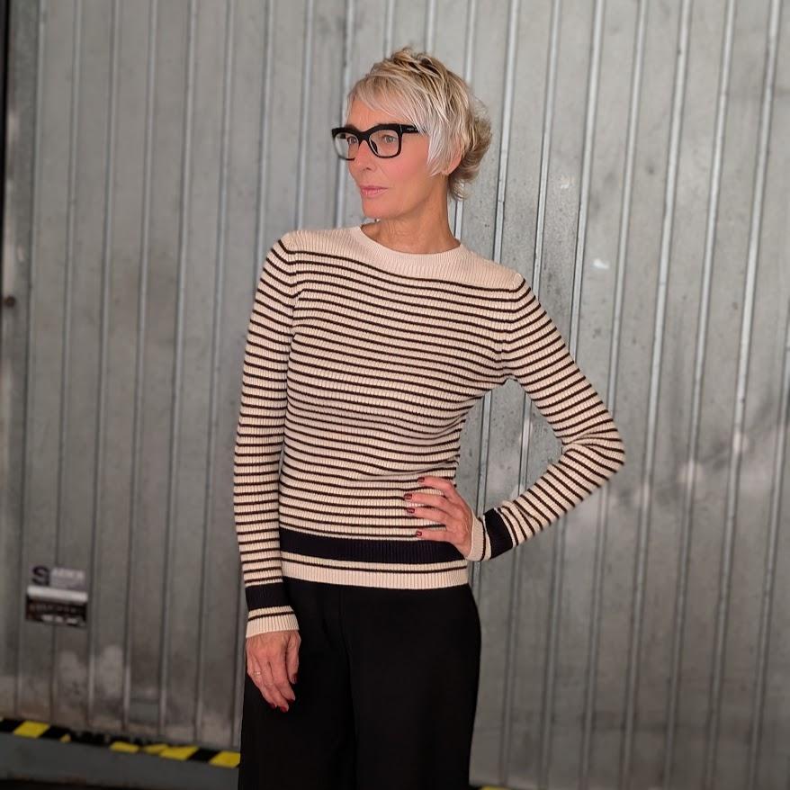 Jersey de punto de rayas cuello redondo