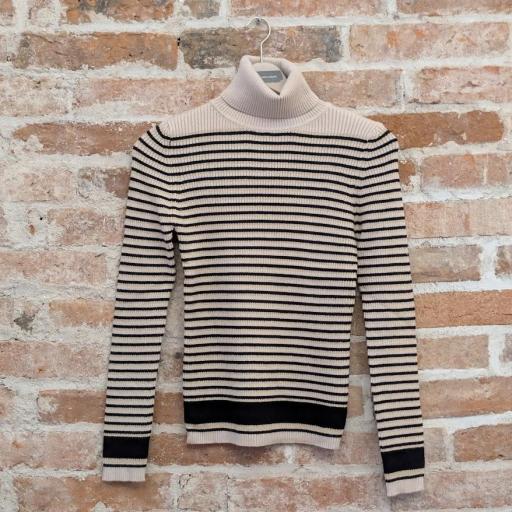 Jersey de punto de canalé cuello alto [2]
