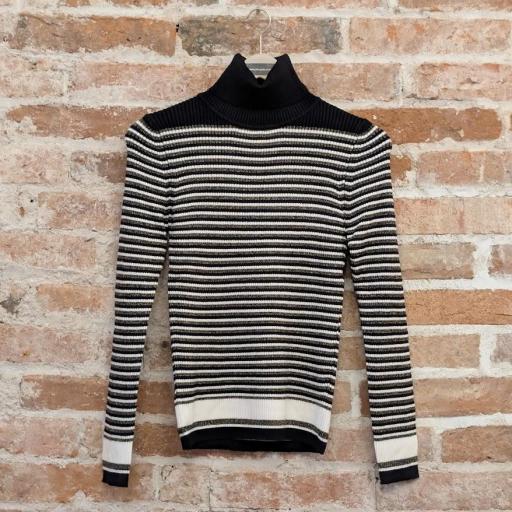 Jersey de punto de canalé cuello alto [1]