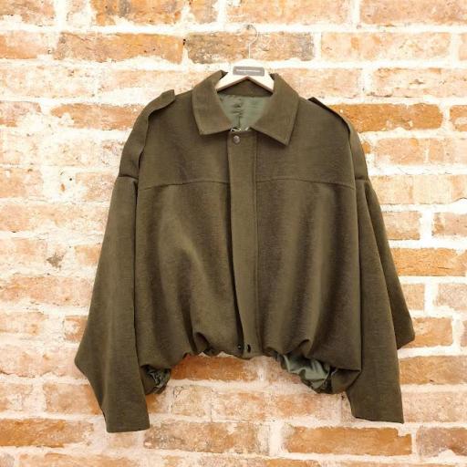 Cazadora abullonada [5]