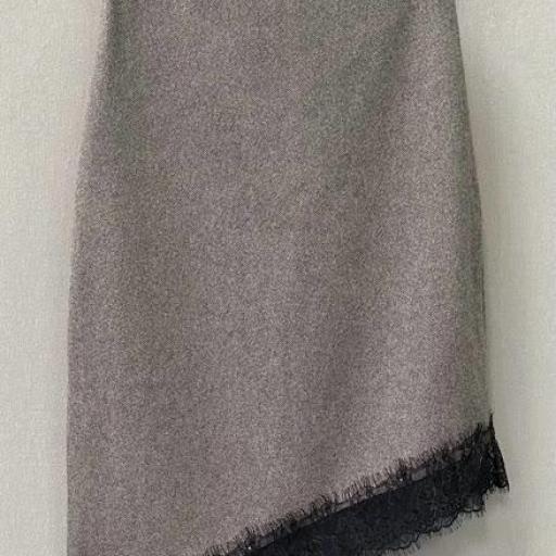 Falda recta con encaje [2]