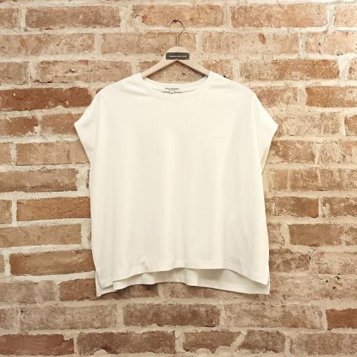 Camiseta minimalista [2]