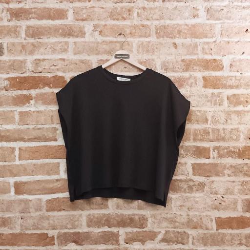 Camiseta minimalista [3]