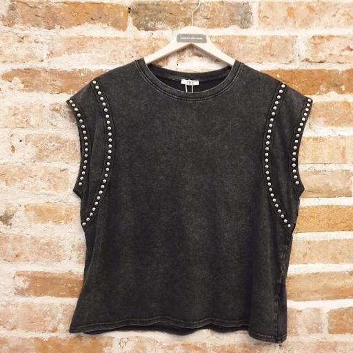 Camiseta tachuelas [0]