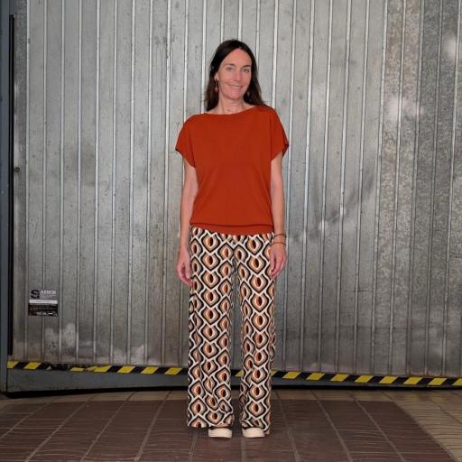 Pantalón estampado geométrico