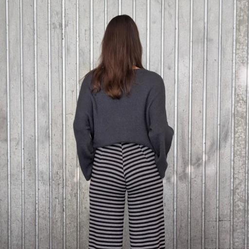 Pantalón de punto a rayas [1]