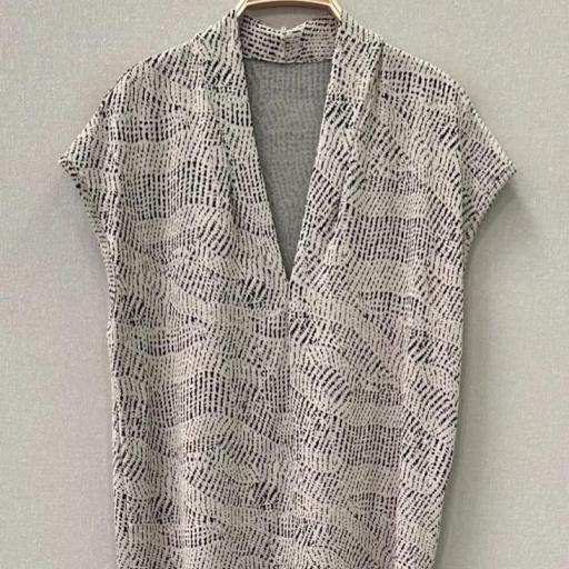 Top escote pico estampado [3]