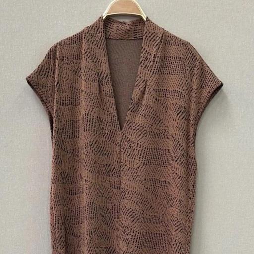 Top escote pico estampado [2]