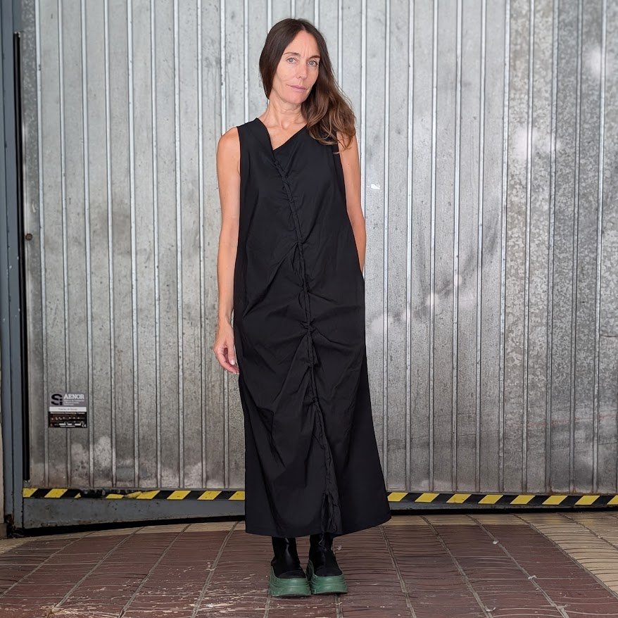 2025 otoño nueva colección guadalupe loves curling tienda online vestido fruncido negro.jpg