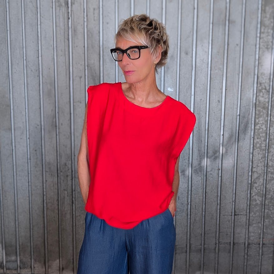 2026 nueva colección guadalupe loves curling tienda online top oversize japonés rojo.jpg