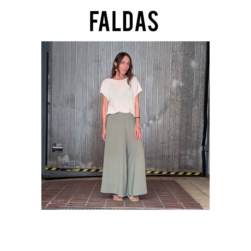 faldas web falda pantalón verde.jpg