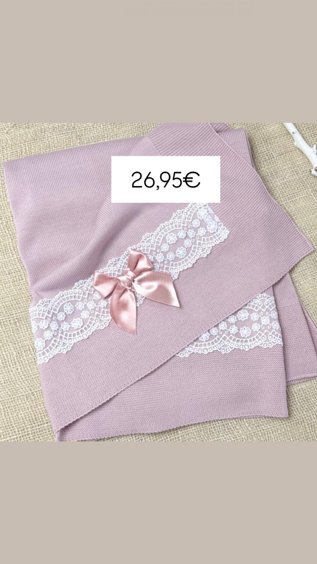 Toquilla hilo rosa maquillaje encaje