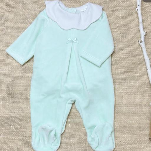 Pelele-Pijama en Suave Terciopelo Verde Menta