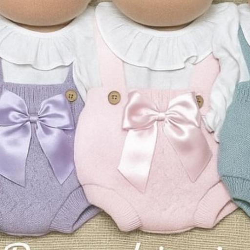 Conjunto Dos Piezas para Bebé – Peto de Punto con Blusa de Muselina  [1]