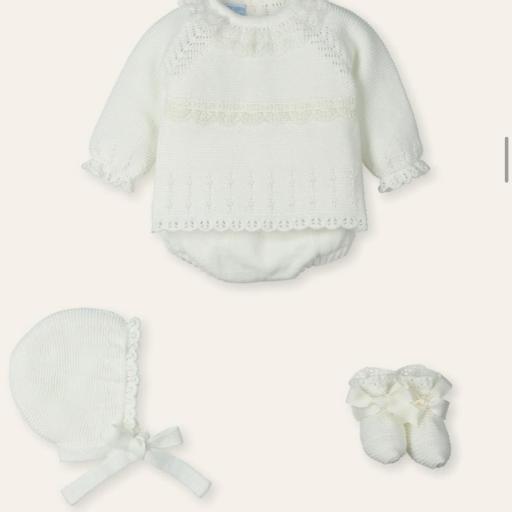 Conjunto de Lana Beige 4 Piezas para Bebé con Puntilla de Encaje | Mac IlusiónT