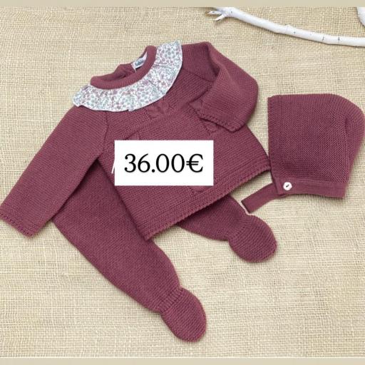 Conjunto de Lana Frambuesa 3 Piezas con Cuello de Flores | Babidú