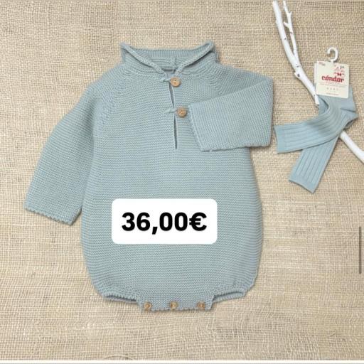 “Aire de invierno ” – Pelele bebé con capucha verde 