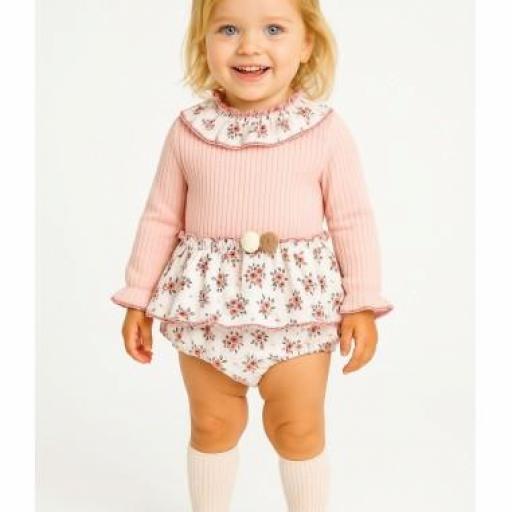 Conjunto bebé niña "Dulzura entre flores y volantes" [0]