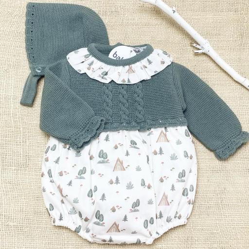 Pelele con Capota Babidu – Verde Liquen y Estampado Delicado