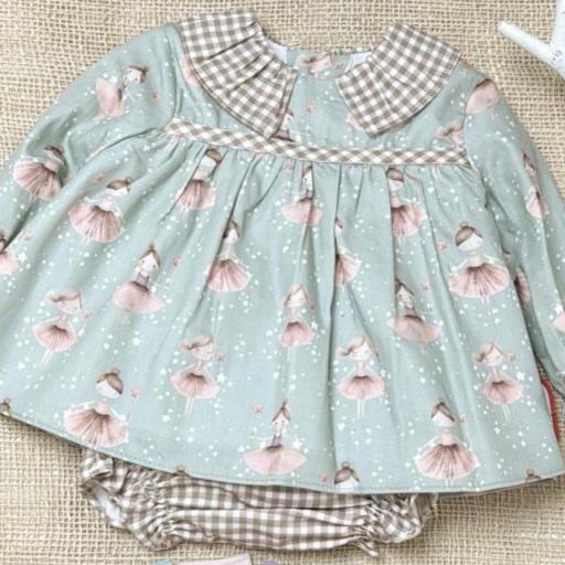 "Jesusito bebé 2 piezas – Vestido bailarina en verde empolvado con braguita taupe"