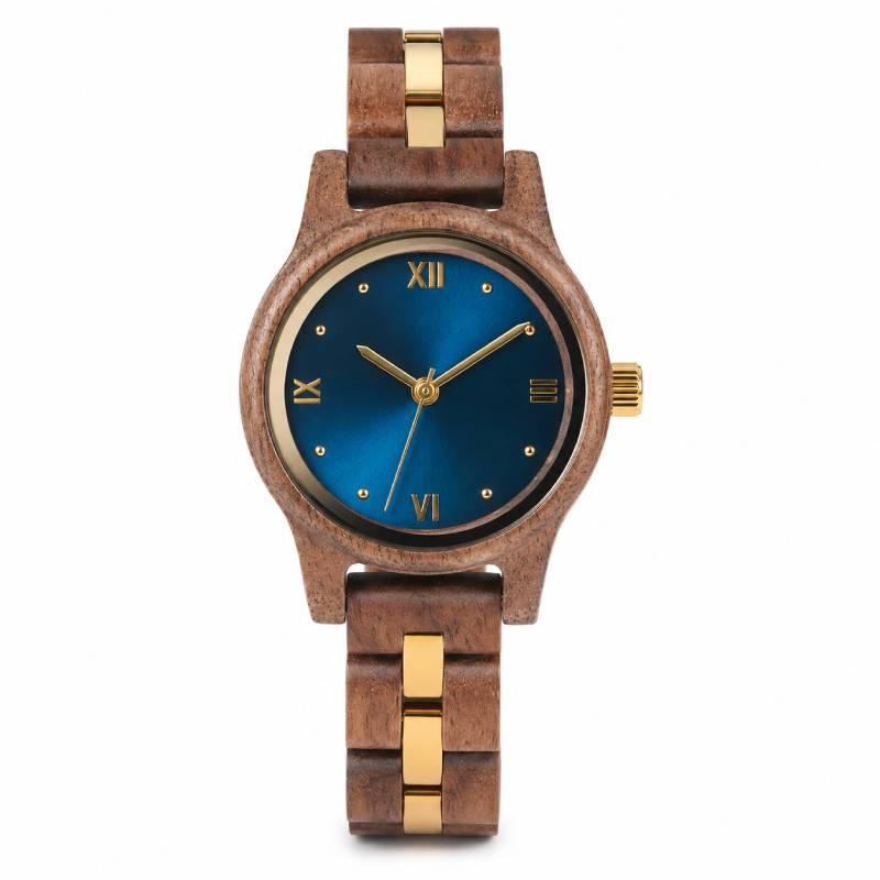 reloj hecho de madera para mujer joven