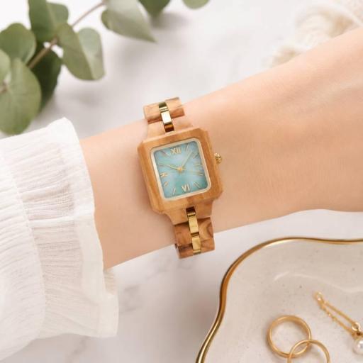 reloj en madera para mujer estilo casual [1]