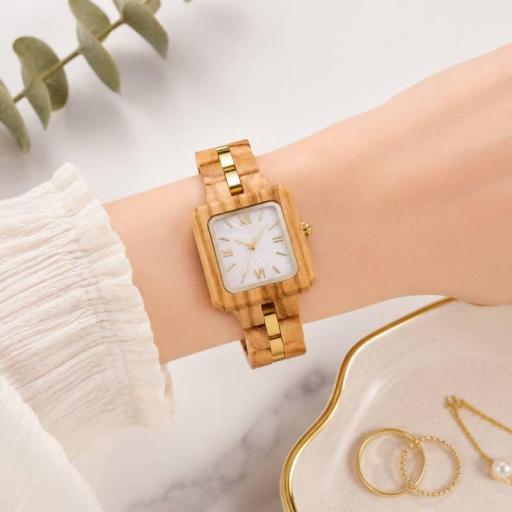 Reloj de madera elegante para mujer [1]