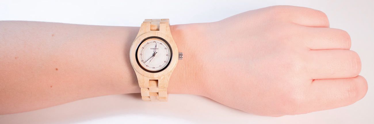 reloj en madera de bambu para mujer