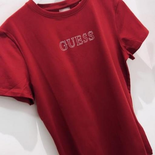 Camiseta básica strass Guess.