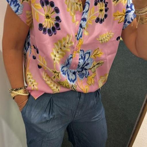 Blusa rosa flores Lola Casademunt.  [1]