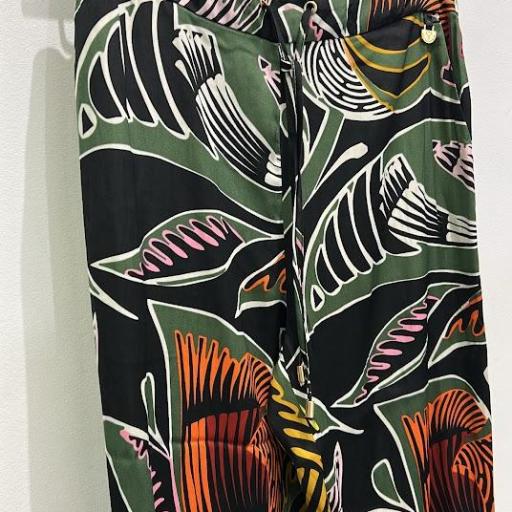 Pantalón jogger estampado  Lola Casademunt.  [3]