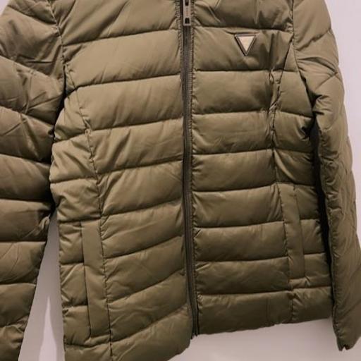 Chaqueta plumifero Verde Guess. [2]
