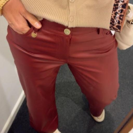 Pantalón Rojo encerado Lola Casademunt. 