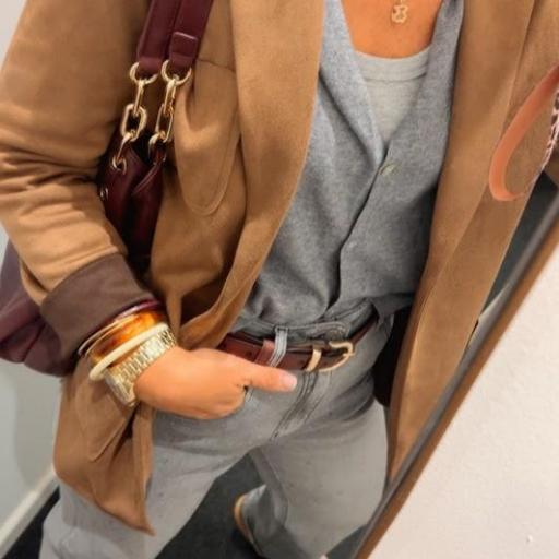 Blazer Camel Mimimua. [1]