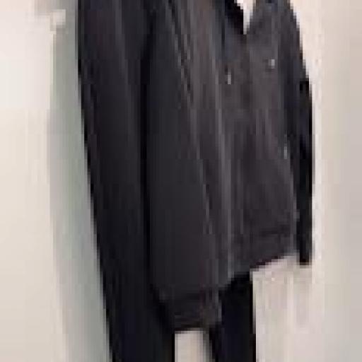 Sudadera Básica Negra Guess. [2]