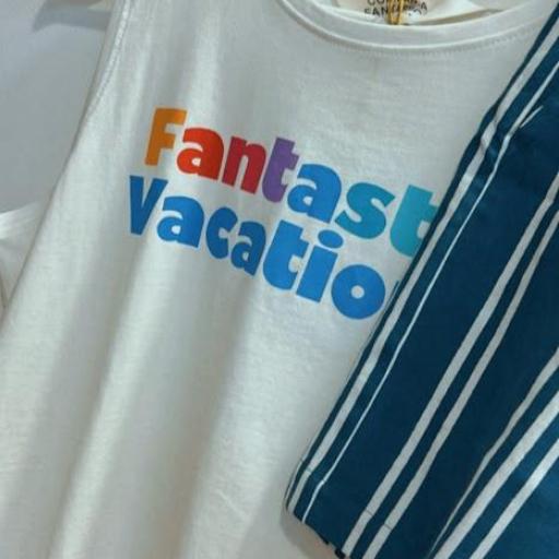 Camiseta Fantastic Vacacions Compañia Fantastica. [1]