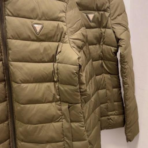 Chaqueta plumifero Verde Guess. [3]