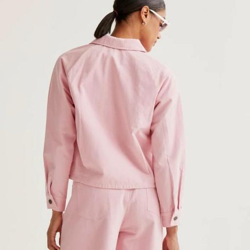 Chaqueta rosa parka Compañia Fantástica.  [1]