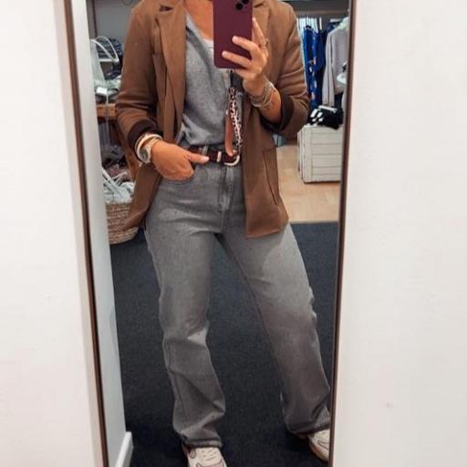 Blazer Camel Mimimua. [2]