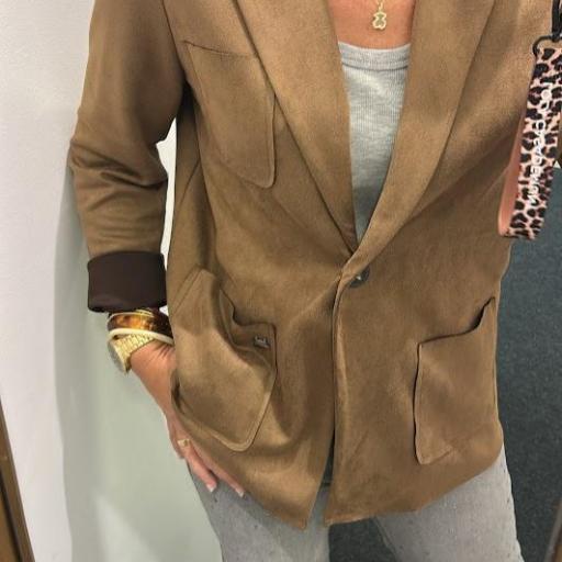 Blazer Camel Mimimua. [3]