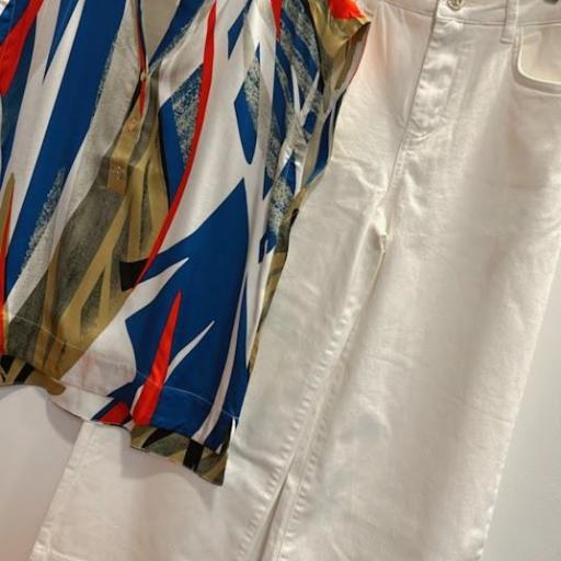 Blusa Tropical Lola Casademunt.  [2]