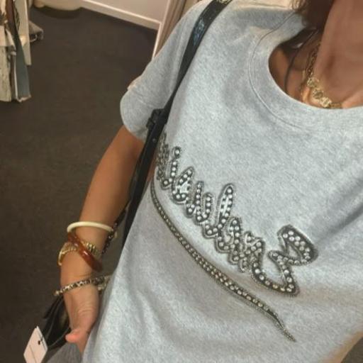 Camiseta Exclusive Lola Casademunt.  [2]